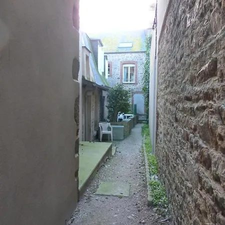 Quai Vauban Saint-Vaast-la-Hougue