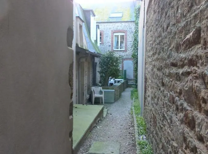 Quai Vauban Saint-Vaast-la-Hougue